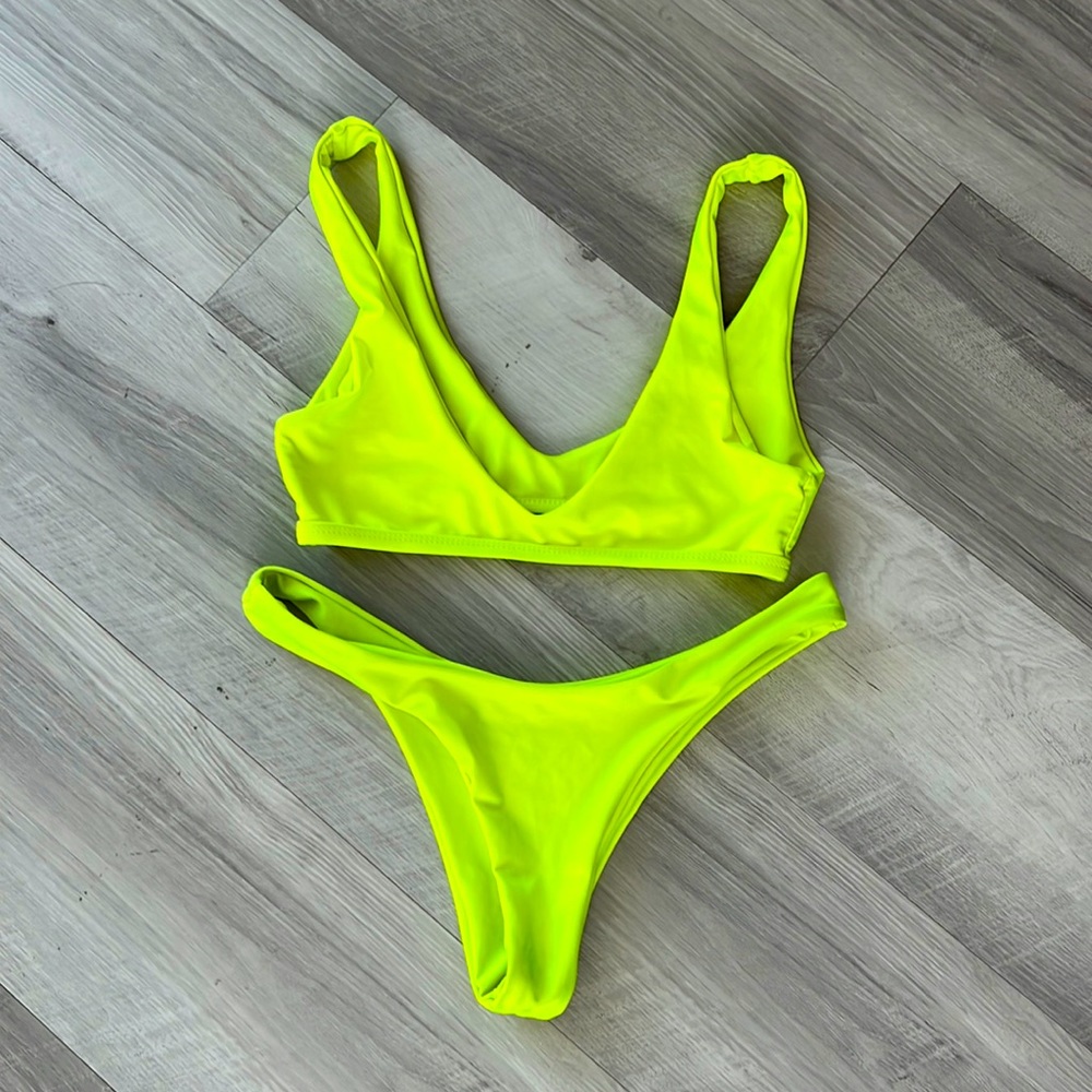 Yellow Swim Suit. Size Small 💛
